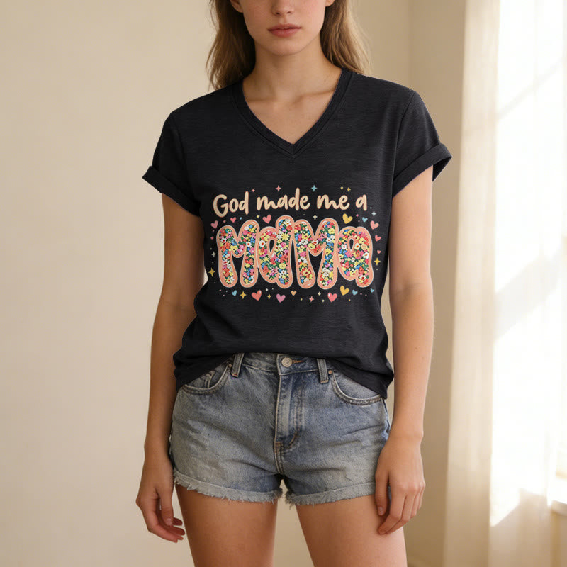 Christianartworkshop „Gott hat mich zur Mama gemacht“ – Lässiges V-Ausschnitt-T-Shirt - image 13