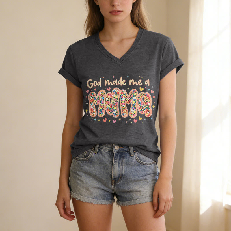 Christianartworkshop „Gott hat mich zur Mama gemacht“ – Lässiges V-Ausschnitt-T-Shirt - image 21