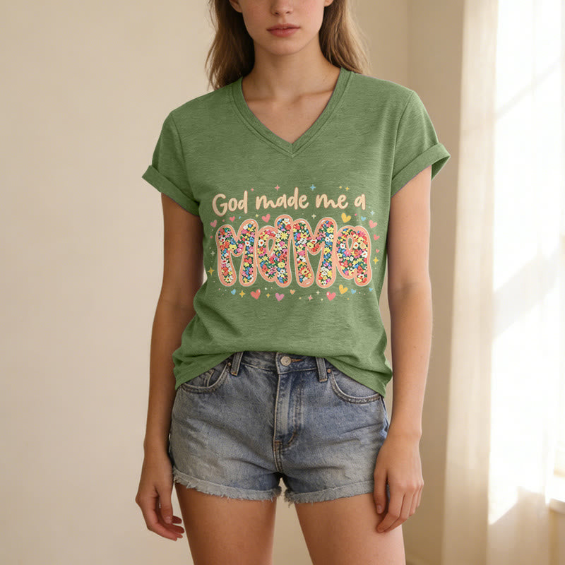 Christianartworkshop „Gott hat mich zur Mama gemacht“ – Lässiges V-Ausschnitt-T-Shirt - image 3