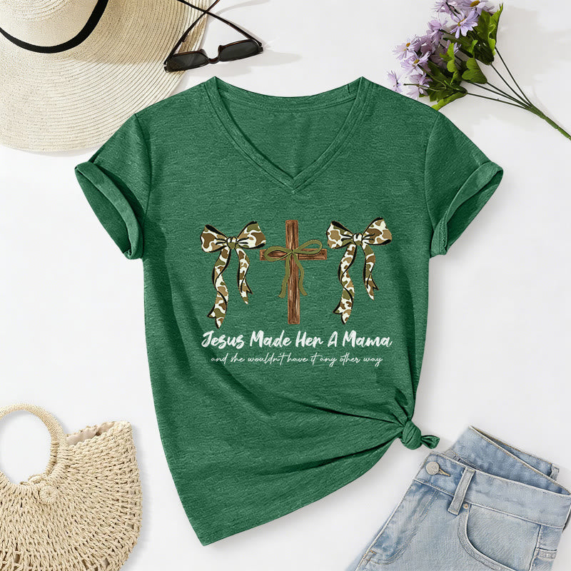 Christianartworkshop Jesus hat sie zur Mutter gemacht und sie würde es nicht anders wollen. Lässiges T-Shirt mit V-Ausschnitt. - Dunkelgrün - 2XL - image 14