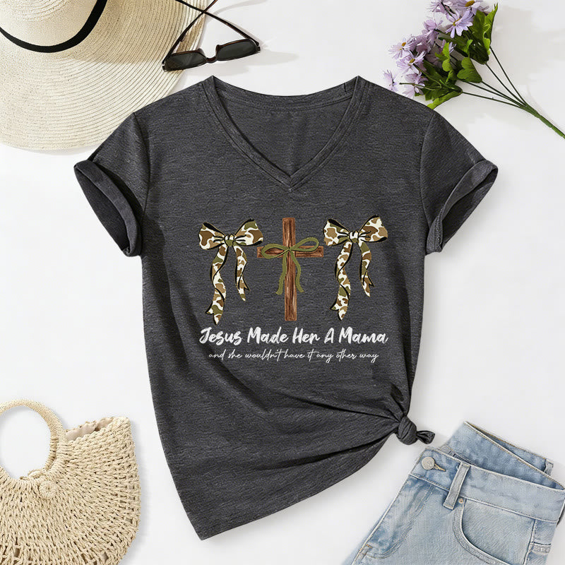 Christianartworkshop Jesus hat sie zur Mutter gemacht und sie würde es nicht anders wollen. Lässiges T-Shirt mit V-Ausschnitt. - Dunkelgrau - 2XL - image 20