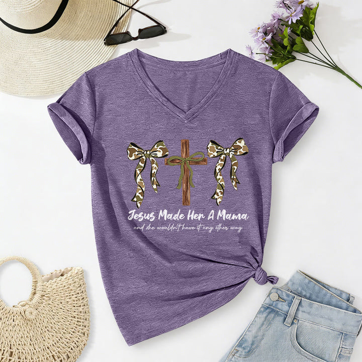Christianartworkshop Jesus hat sie zur Mutter gemacht und sie würde es nicht anders wollen. Lässiges T-Shirt mit V-Ausschnitt. - Lila - 2XL - image 16