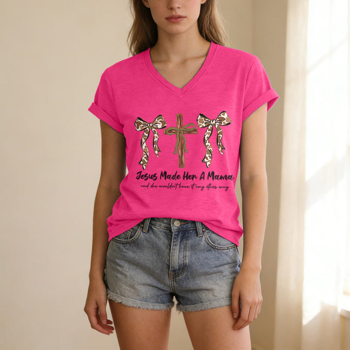 Christianartworkshop Jesus hat sie zur Mutter gemacht und sie würde es nicht anders wollen. Lässiges T-Shirt mit V-Ausschnitt. - image 25