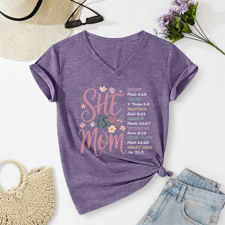 Christianartworkshop SHE Is MOM Lässiges V-Ausschnitt-T-Shirt - Lila - 2XL - image 16