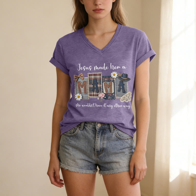 Christianartworkshop Jesus Made Her A Mama Grafik Lässiges V-Ausschnitt-T-Shirt - image 19