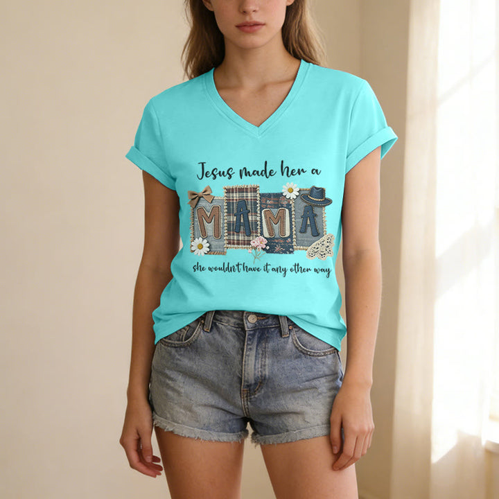 Christianartworkshop Jesus Made Her A Mama Grafik Lässiges V-Ausschnitt-T-Shirt - image 11