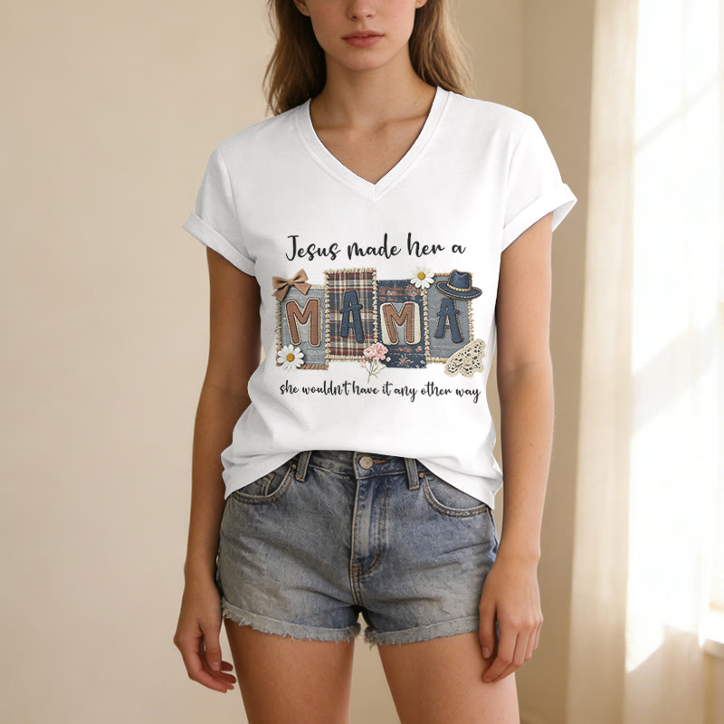 Christianartworkshop Jesus Made Her A Mama Grafik Lässiges V-Ausschnitt-T-Shirt - image 5
