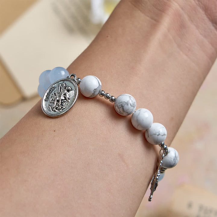 Christianartworkshop Armband aus natürlichem Howlithstein mit dem Heiligen Michael: Hellblau & Rosa – Doppelter spiritueller Schutz - image 11