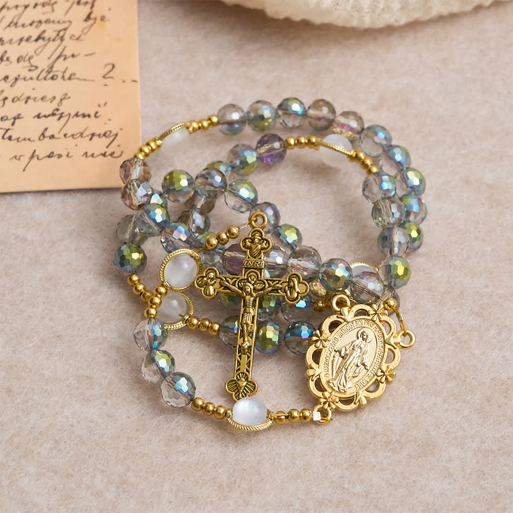 Christianartworkshop Rosenkranz aus regenbogenfarbenen, schillernden Facettenperlen mit goldenem Marienanhänger - image 4