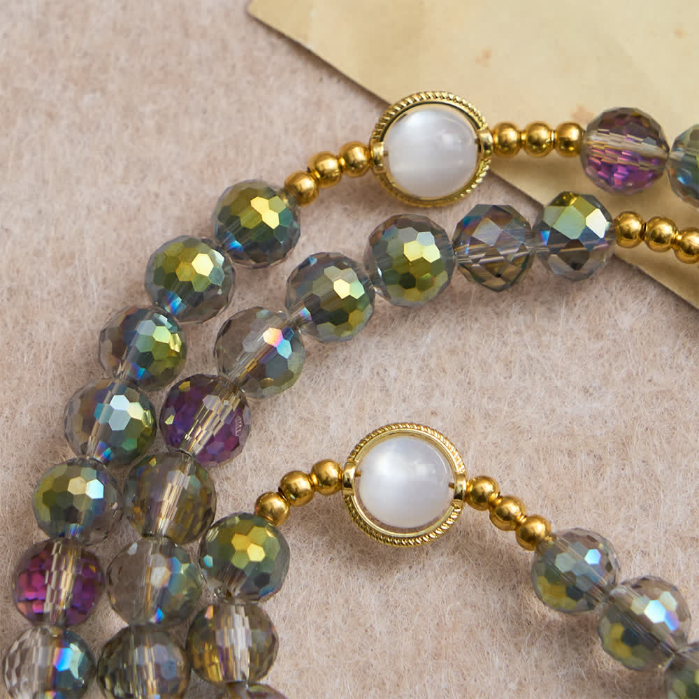 Christianartworkshop Rosenkranz aus regenbogenfarbenen, schillernden Facettenperlen mit goldenem Marienanhänger - image 5