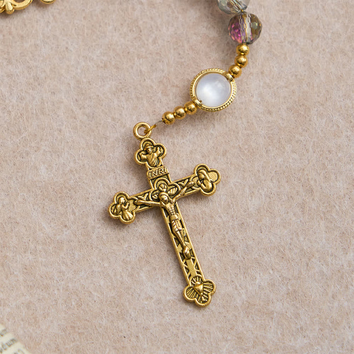 Christianartworkshop Rosenkranz aus regenbogenfarbenen, schillernden Facettenperlen mit goldenem Marienanhänger - image 7