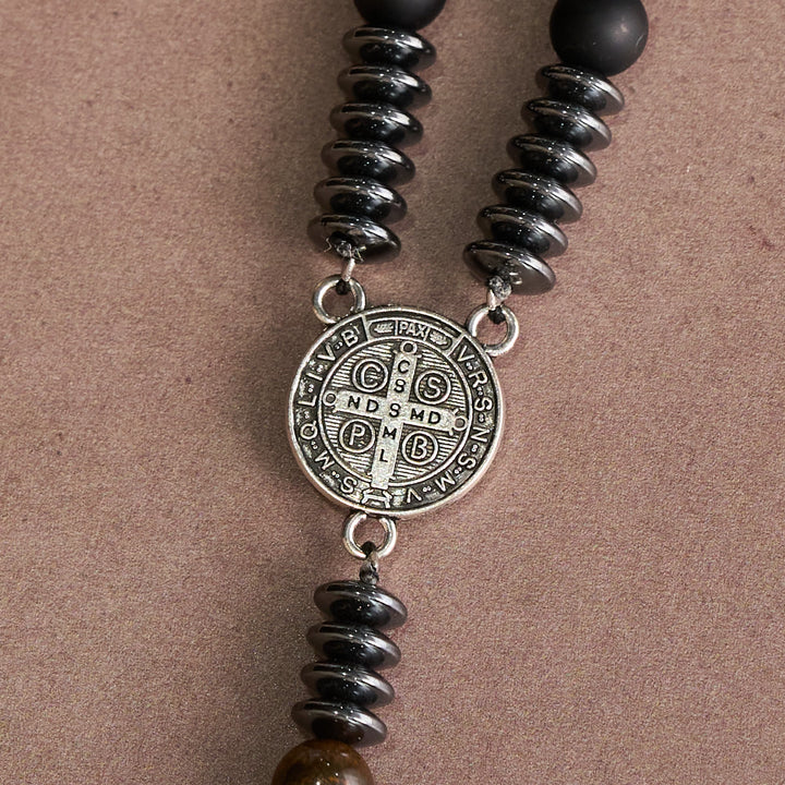 Christianartworkshop Rosenkranz aus schwarzem Glas und Tigerauge mit St.-Benedikt-Medaille und antikem Zinnkreuz - image 5