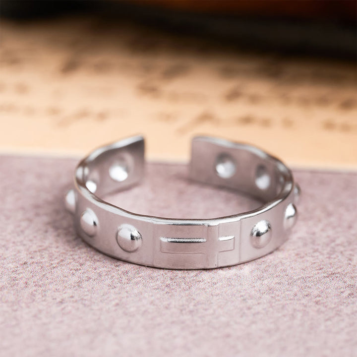 Christianartworkshop Minimalistischer, verstellbarer Statement-Ring mit heiligem Kruzifix: Symbol für Anmut, Hoffnung und stille Hingabe - Kreuz (Geeignet für US-Größen 6-10) - image 2