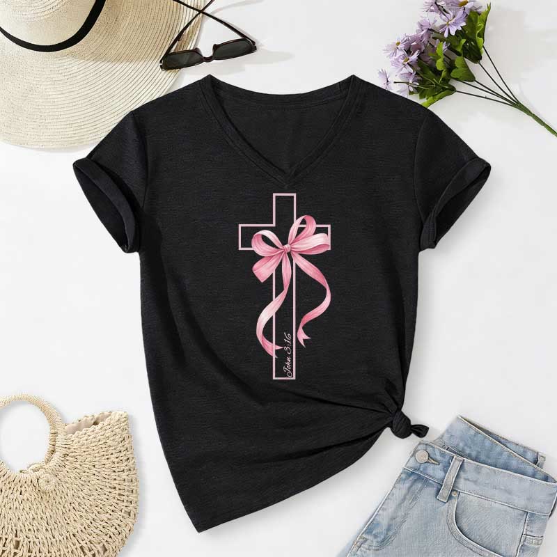Christianartworkshop Lässiges T-Shirt mit V-Ausschnitt und Grafikmuster: Kreuz mit rosa Schleife - Schwarz - 2XL - image 14