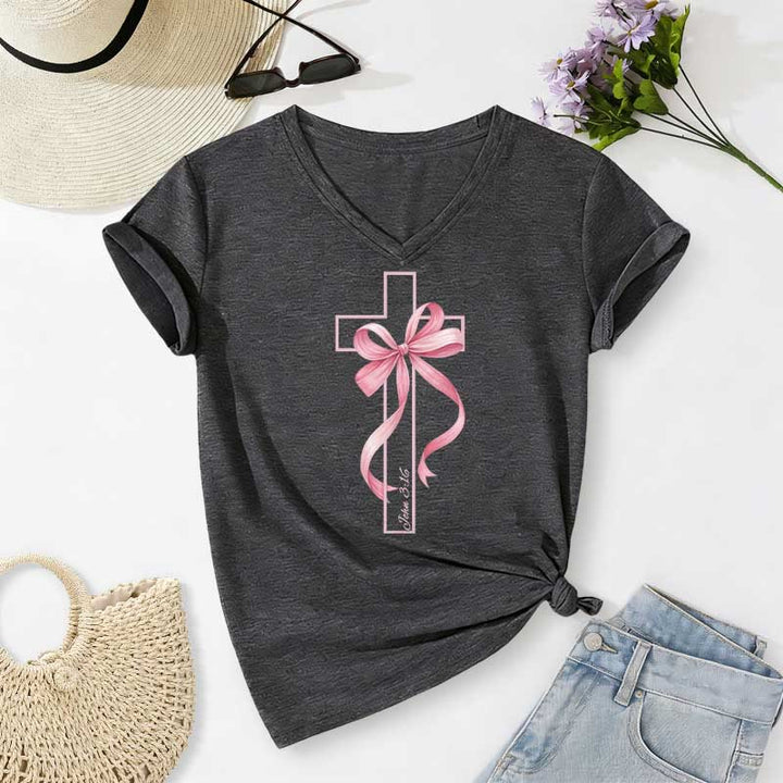 Christianartworkshop Lässiges T-Shirt mit V-Ausschnitt und Grafikmuster: Kreuz mit rosa Schleife - Dunkelgrau - 2XL - image 20