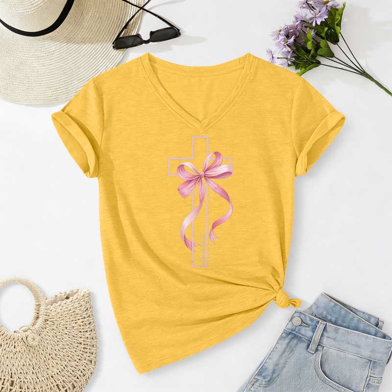 Christianartworkshop Lässiges T-Shirt mit V-Ausschnitt und Grafikmuster: Kreuz mit rosa Schleife - Gelb - 2XL - image 8