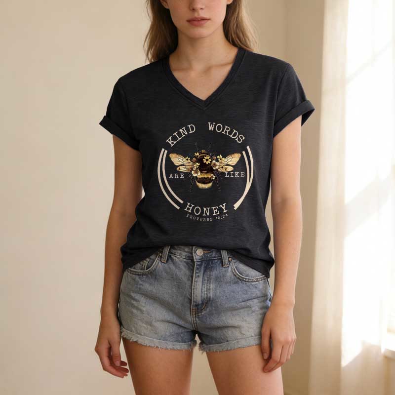 Christianartworkshop Freundliche Worte sind wie Honig (Sprüche 16,24) – Lässiges V-Ausschnitt-T-Shirt von Bee - image 13