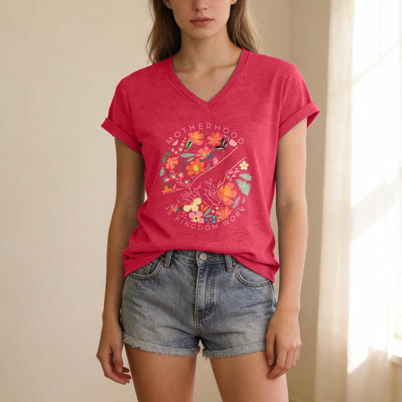 Christianartworkshop Mutterschaft ist Königreich – Arbeitsblumenmuster, handgefertigt, lässiges V-Ausschnitt-T-Shirt - image 23