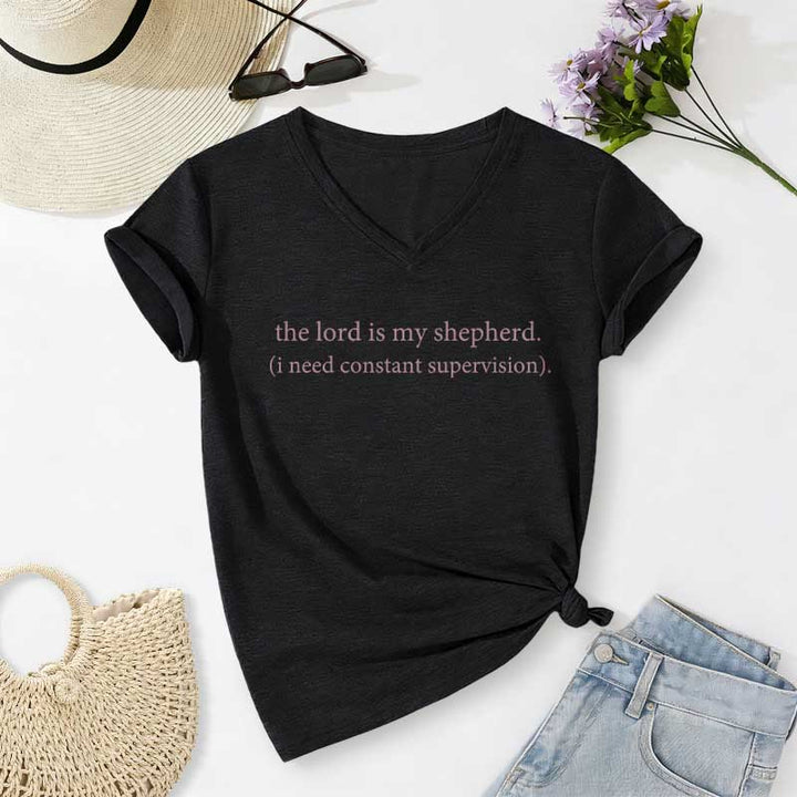 Christianartworkshop Der Herr ist mein Hirte, ich brauche ständige Aufsicht. Lässiges V-Ausschnitt-T-Shirt - Schwarz - 2XL - image 0