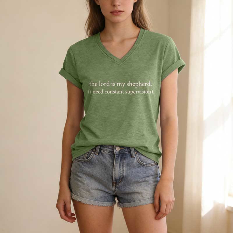 Christianartworkshop Der Herr ist mein Hirte, ich brauche ständige Aufsicht. Lässiges V-Ausschnitt-T-Shirt - image 3