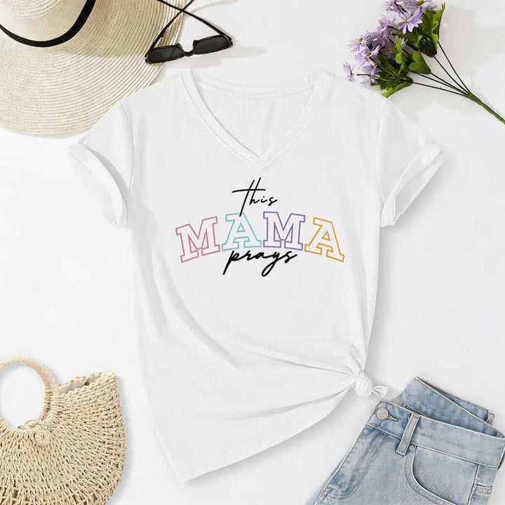 Christianartworkshop Dieses lässige T-Shirt mit V-Ausschnitt und dem Aufdruck „Mama Prays Cross“ - Weiß - 2XL - image 4