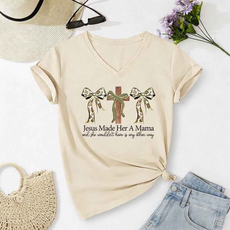 Christianartworkshop Jesus Made Her A Mama Cross Bow Casual V-Neck T-Shirt - Beige - 2XL - image 6