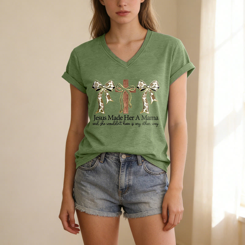 Christianartworkshop Jesus Made Her A Mama Cross Bow Casual V-Neck T-Shirt - image 3