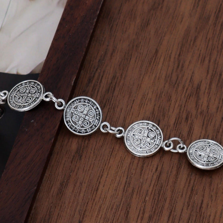 Christianartworkshop St.-Benedikt-Medaillenarmband mit Kruzifix-Anhänger: Heiliges Symbol göttlichen Schutzes - image 3