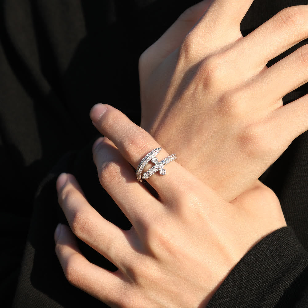 Christianartworkshop Offener, verstellbarer Ring mit Schwertkreuz-Pavé: Symbol des Glaubens und der göttlichen Stärke - image 6