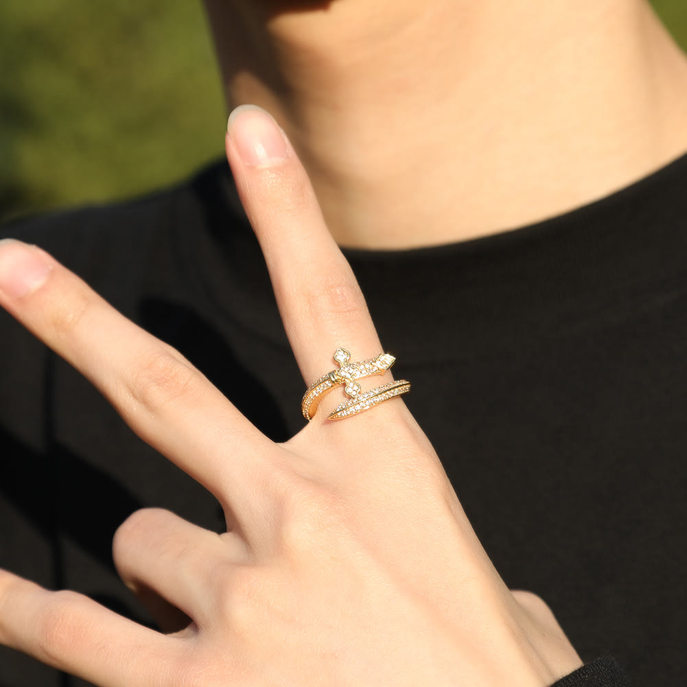 Christianartworkshop Offener, verstellbarer Ring mit Schwertkreuz-Pavé: Symbol des Glaubens und der göttlichen Stärke - image 3