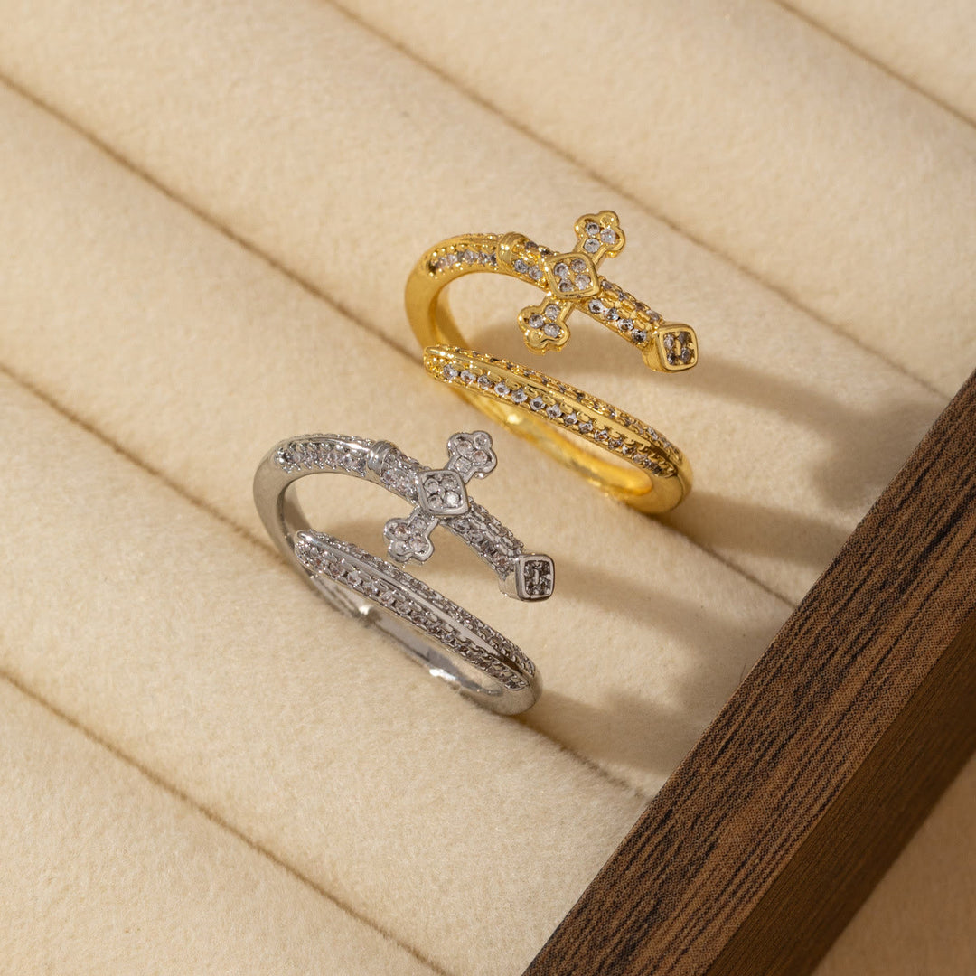 Christianartworkshop Offener, verstellbarer Ring mit Schwertkreuz-Pavé: Symbol des Glaubens und der göttlichen Stärke - image 0