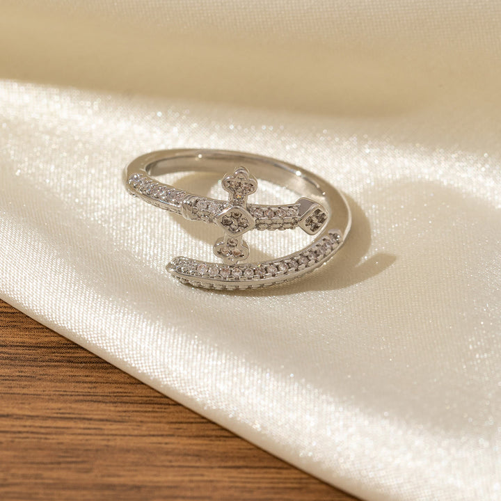 Christianartworkshop Offener, verstellbarer Ring mit Schwertkreuz-Pavé: Symbol des Glaubens und der göttlichen Stärke - image 5