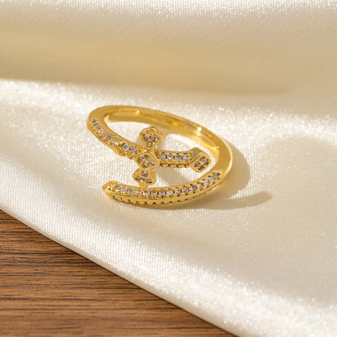 Christianartworkshop Offener, verstellbarer Ring mit Schwertkreuz-Pavé: Symbol des Glaubens und der göttlichen Stärke - image 2