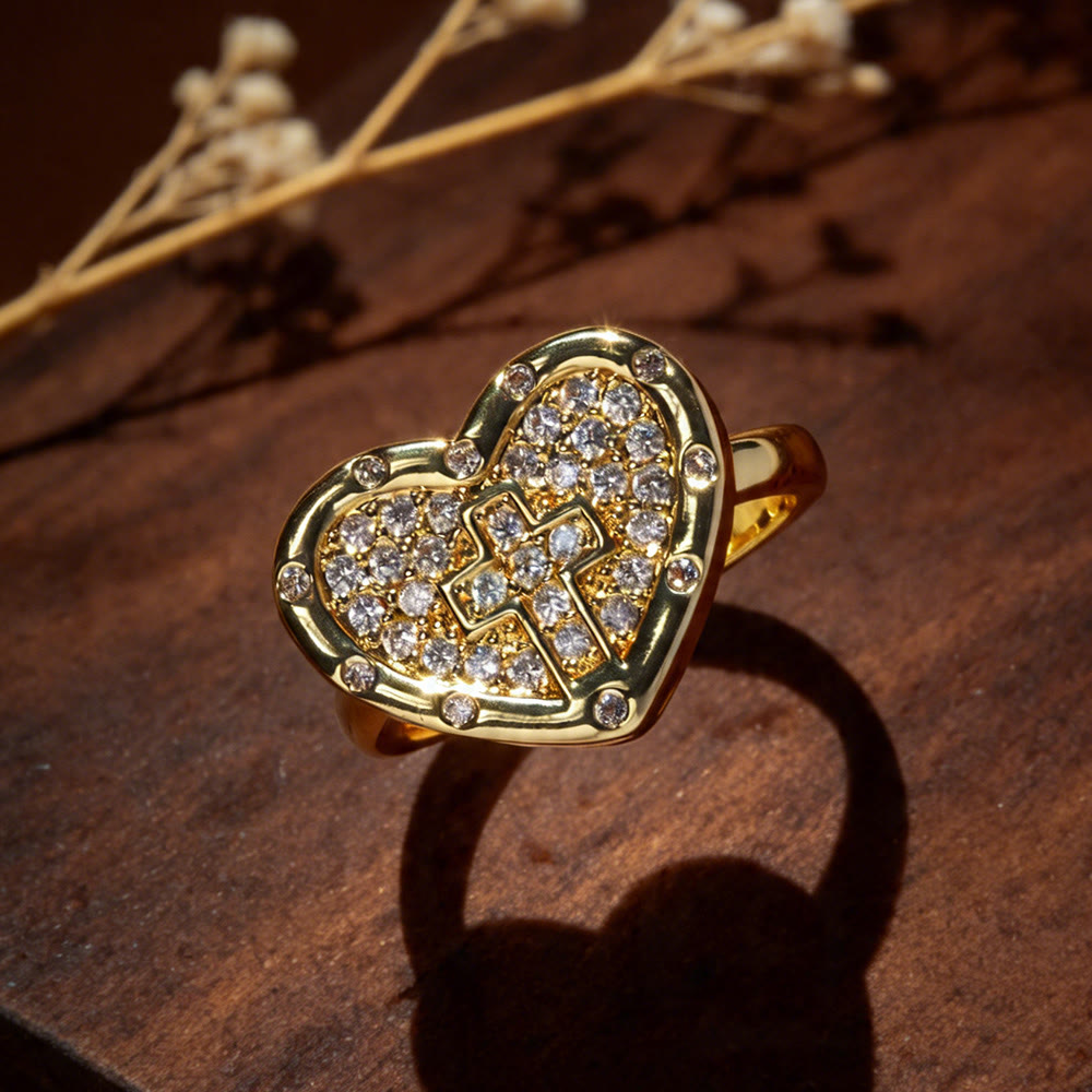 Christianartworkshop Statement-Ring mit herzförmigem Kreuz im Pavé-Stil: Symbol heiliger Liebe und Gnade - image 0