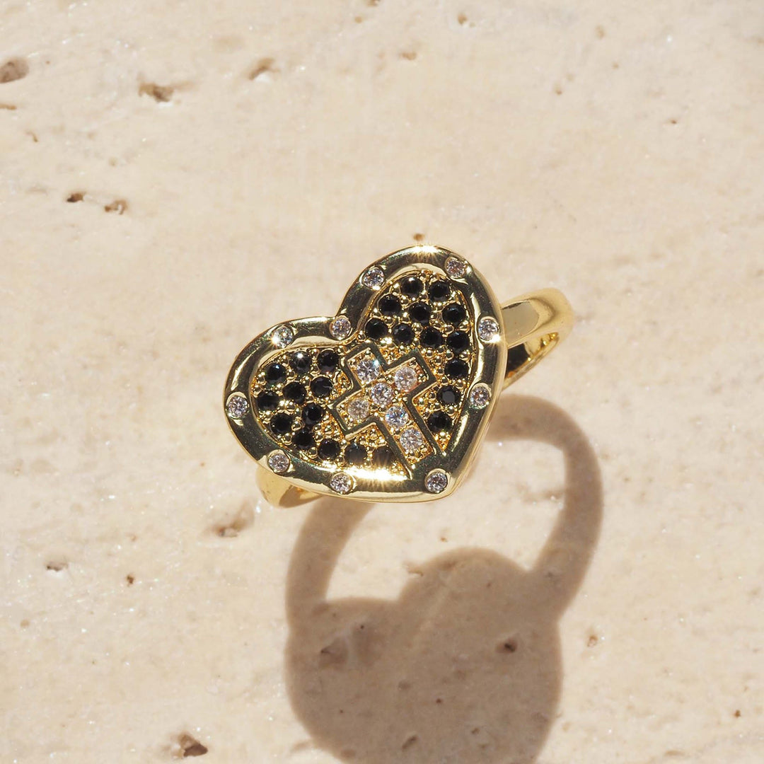 Christianartworkshop Statement-Ring mit herzförmigem Kreuz im Pavé-Stil: Symbol heiliger Liebe und Gnade - Schwarz (Geeignet für US-Größen 6-10) - image 4