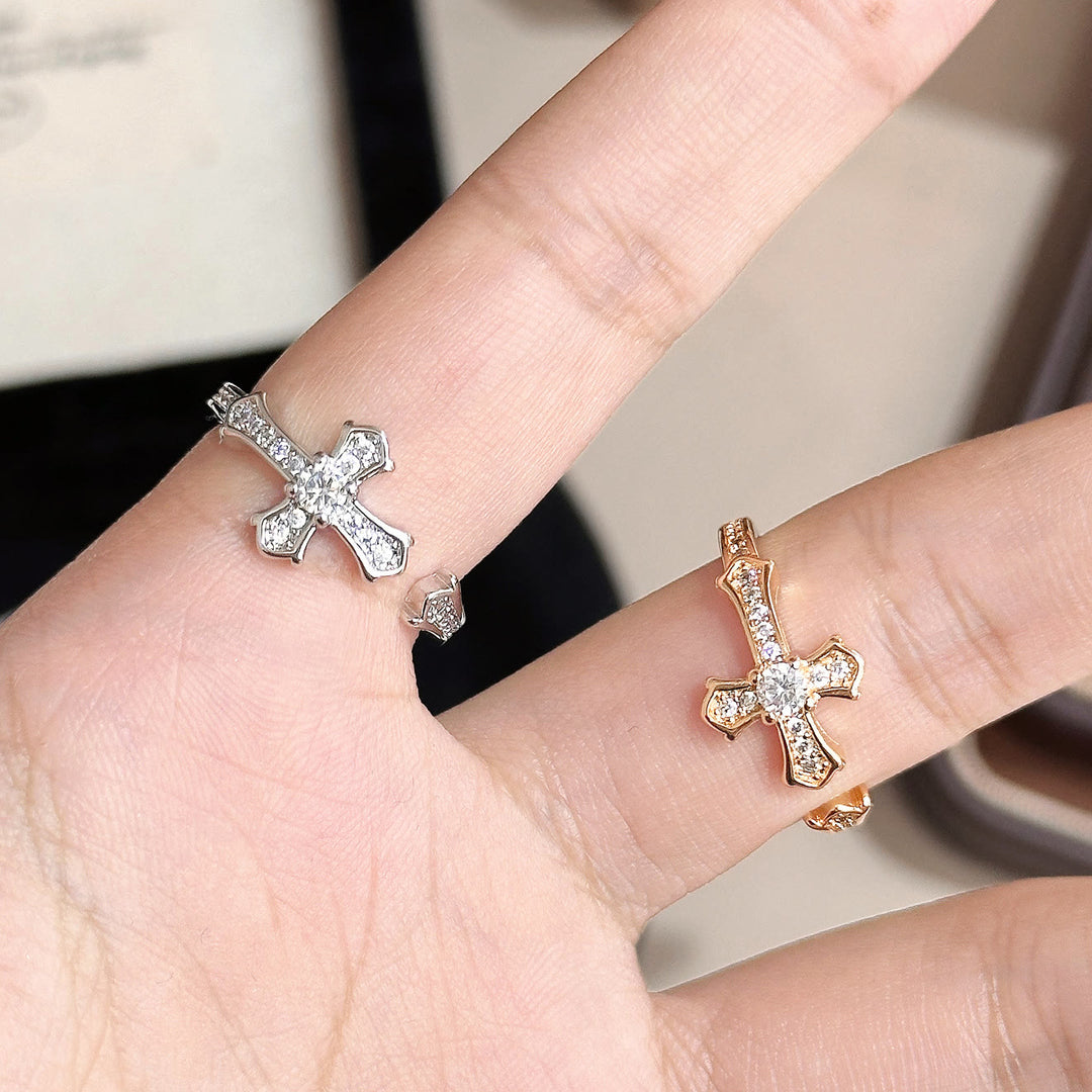 Christianartworkshop Zarter, verstellbarer Ring mit Zirkonia-Kreuz: Sanftes Symbol des Glaubens an die himmlische Erlösung - image 1