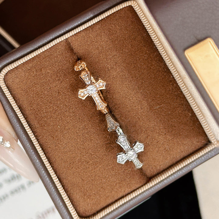 Christianartworkshop Zarter, verstellbarer Ring mit Zirkonia-Kreuz: Sanftes Symbol des Glaubens an die himmlische Erlösung - image 2