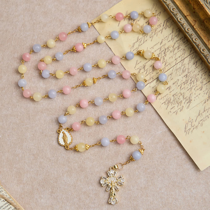 Christianartworkshop Rosenkranz aus pastellfarbenen Morganitperlen mit funkelndem Kruzifix und Marienbild - Unsere Liebe Frau und das Kruzifix - image 0