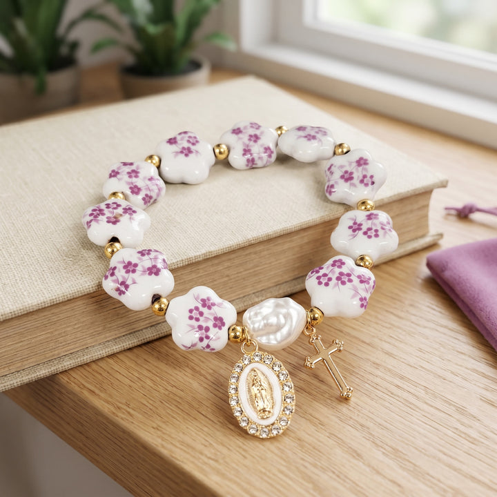 Christianartworkshop Florales Keramik-Porzellan-Armband mit Marienmedaille und Kreuzanhänger (3 Ausführungen) - image 10