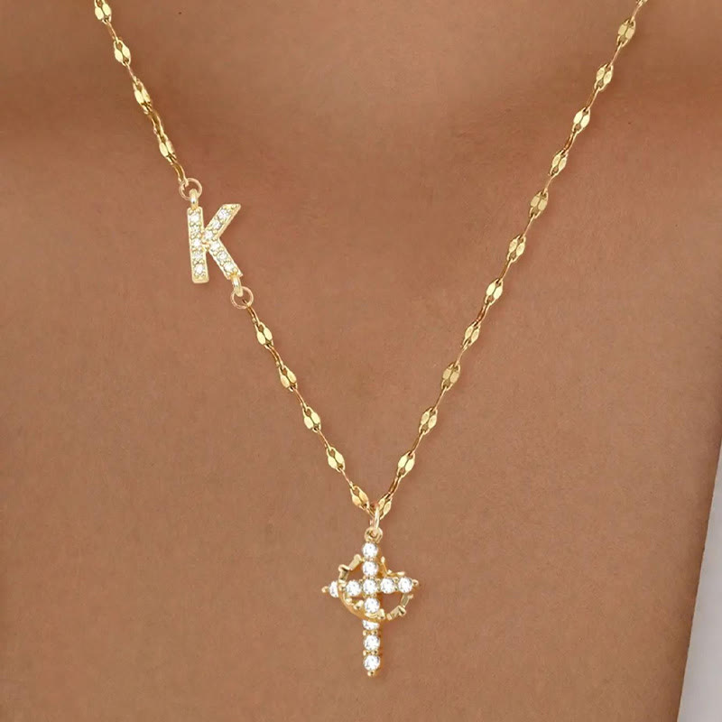 Christianartworkshop Personalisierte Halskette mit Krone und Kreuz in Gold- und Silberoptik mit AZ-Anfangsbuchstaben: Individueller Anhänger mit Monogramm des heiligen Glaubens - K - Golden - image 13