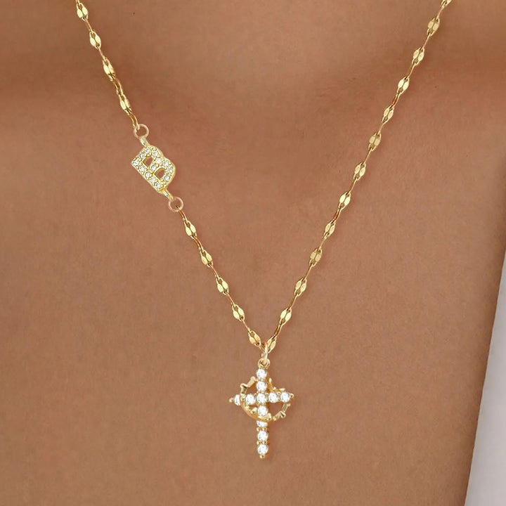 Christianartworkshop Personalisierte Halskette mit Krone und Kreuz in Gold- und Silberoptik mit AZ-Anfangsbuchstaben: Individueller Anhänger mit Monogramm des heiligen Glaubens - B - Golden - image 3
