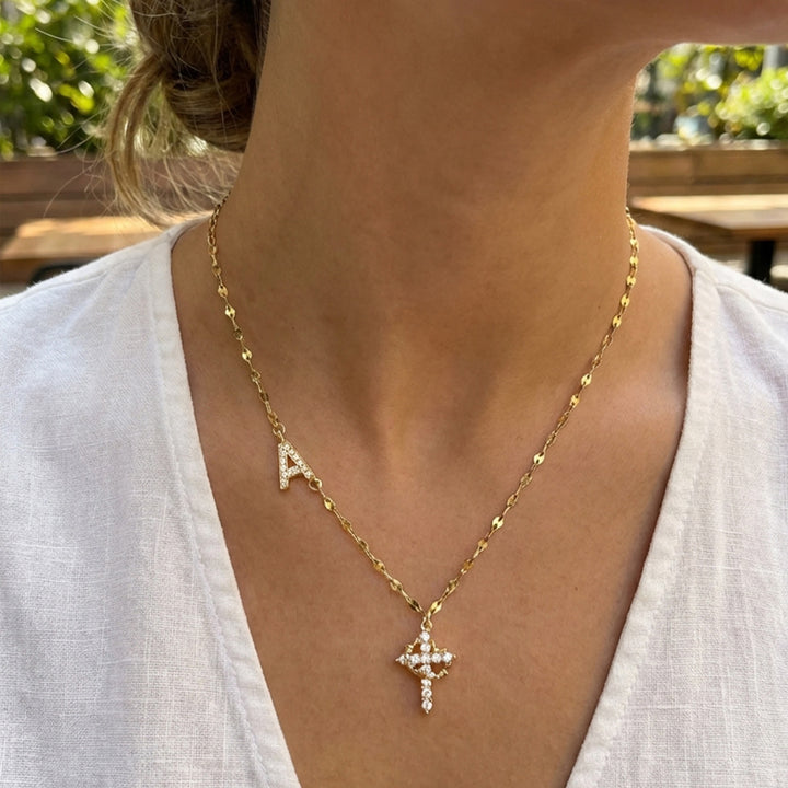 Christianartworkshop Personalisierte Halskette mit Krone und Kreuz in Gold- und Silberoptik mit AZ-Anfangsbuchstaben: Individueller Anhänger mit Monogramm des heiligen Glaubens - image 2