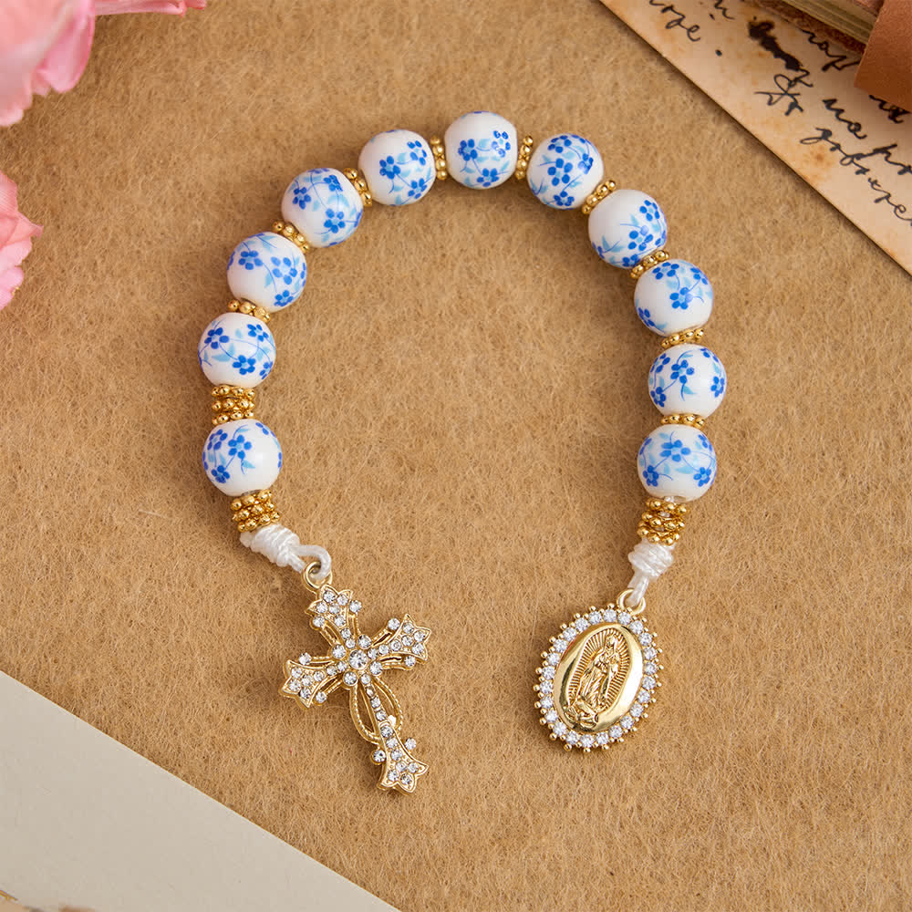 Christianartworkshop Rosenkranz aus blauem Porzellan mit Blumenmuster, elegantem Marienmotiv und Kreuz - Unsere Liebe Frau und das Kreuz - image 0