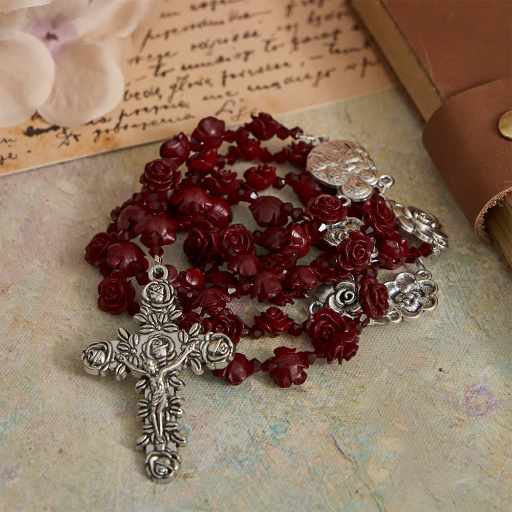 Christianartworkshop Rosenkranz aus zinnoberroten Rosenperlen mit Mittelstück der Heiligen Familie - image 4