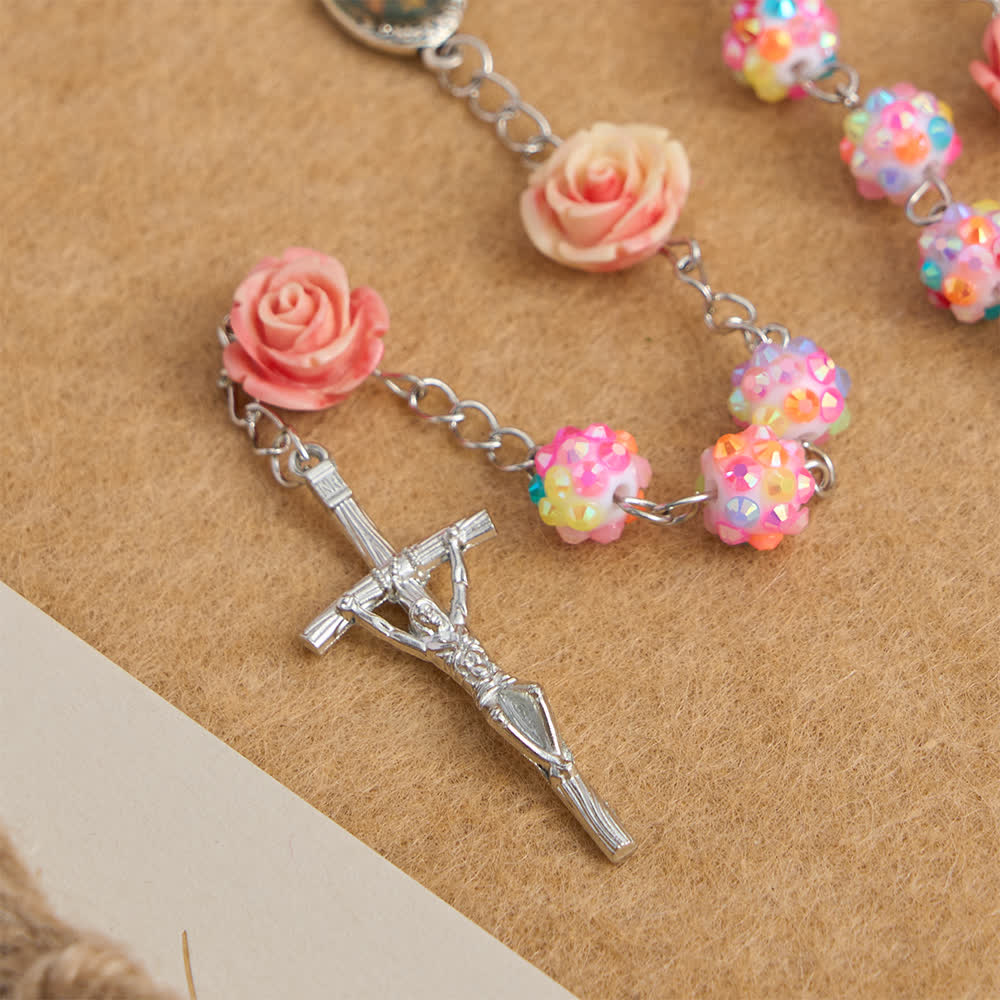 Christianartworkshop Osterrosenkranz mit rosa Rosen und funkelnden, mehrfarbigen Diamantperlen und der Göttlichen Barmherzigkeit - image 3