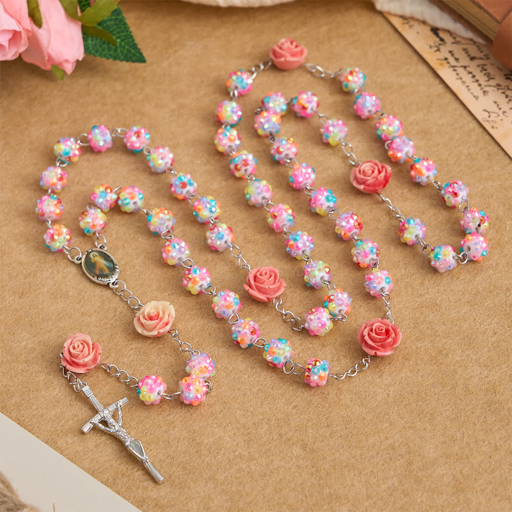 Christianartworkshop Osterrosenkranz mit rosa Rosen und funkelnden, mehrfarbigen Diamantperlen und der Göttlichen Barmherzigkeit - image 5