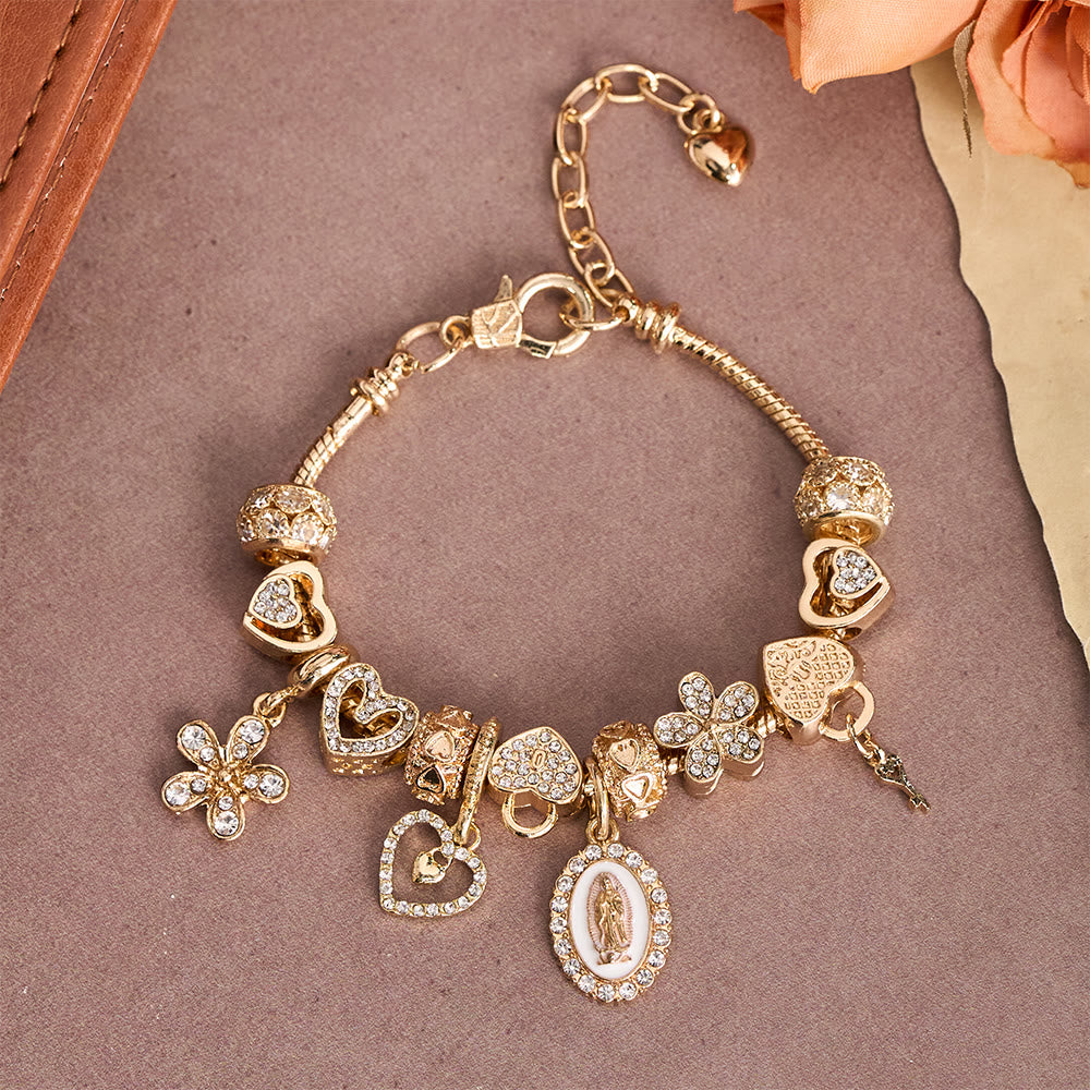Christianartworkshop Armband mit Marianen- und Herzanhängern: Ein Symbol göttlicher Liebe und himmlischer Gnade - image 2