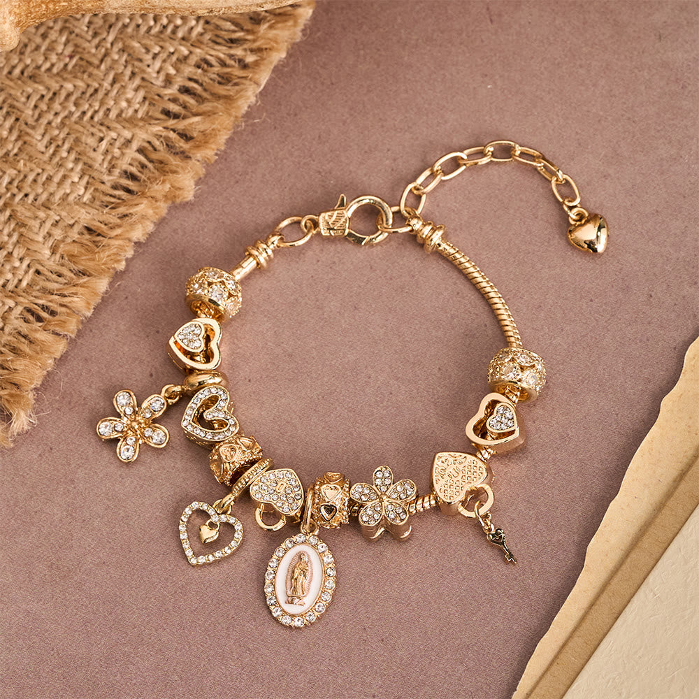 Christianartworkshop Armband mit Marianen- und Herzanhängern: Ein Symbol göttlicher Liebe und himmlischer Gnade - image 3