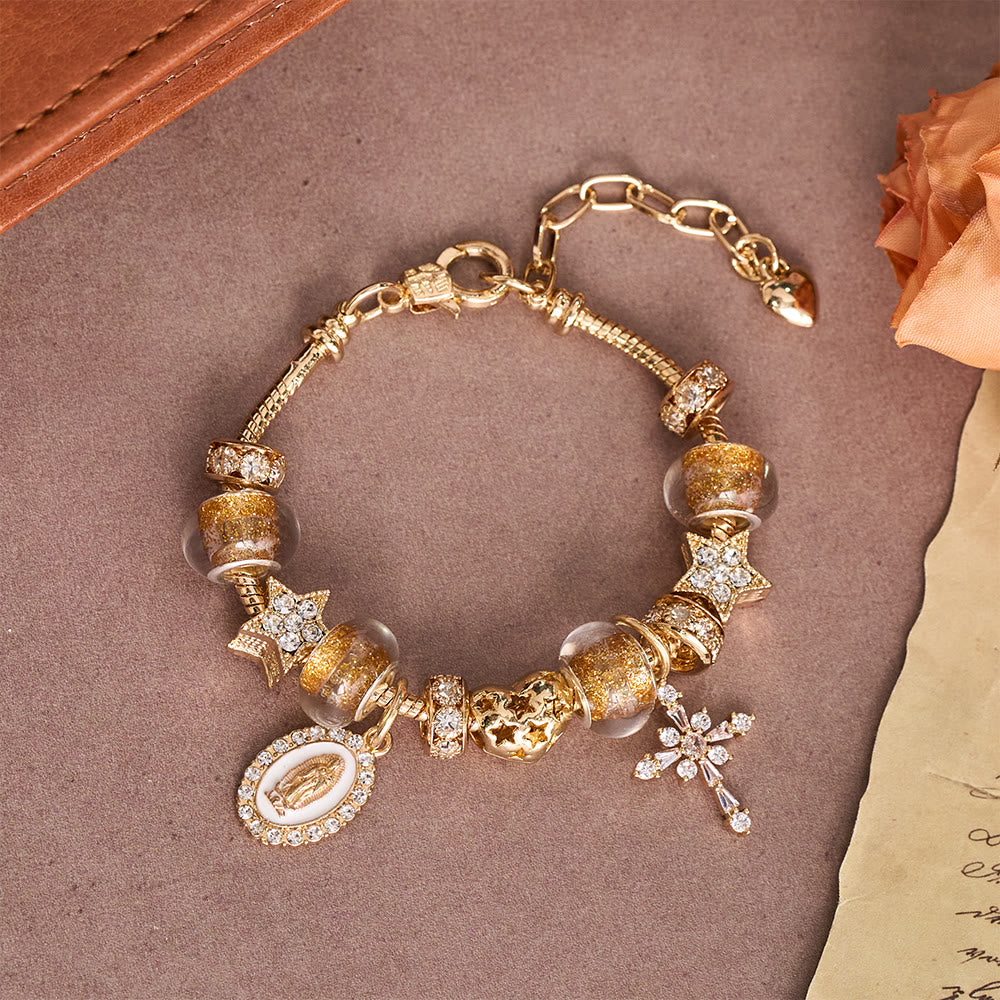 Christianartworkshop Prunkvolles Armband mit Anhängern der Jungfrau Maria und des Kreuzes: Ein strahlendes Symbol marianischer Gnade und Erlösung - image 3