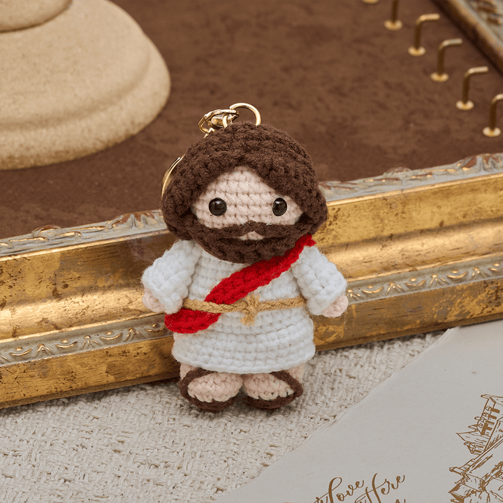 Christianartworkshop Handgehäkelter Jesus-Schlüsselanhänger im Q-Stil: Ein Symbol sanfter Liebe und göttlichen Trostes - image 2